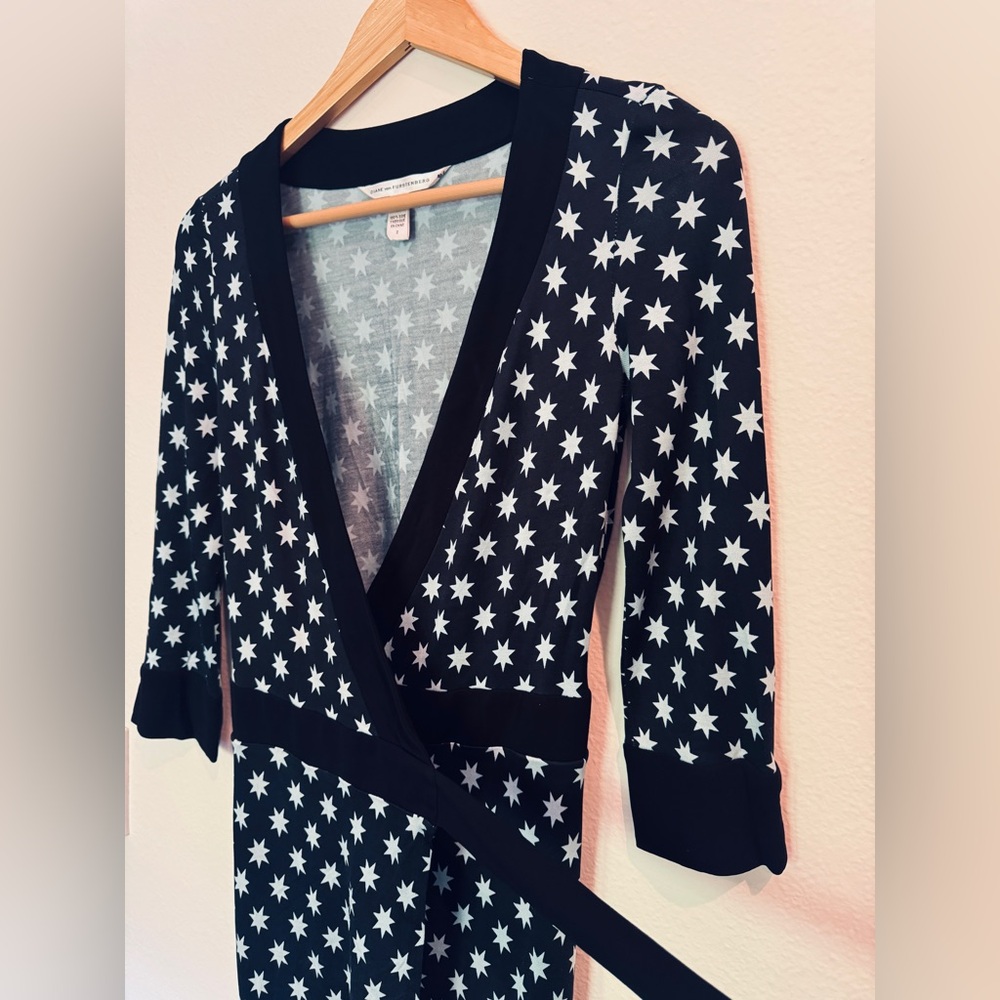 DVF Star Pattern Classic Wrap Dress with Pockets - Picture 2 of 10